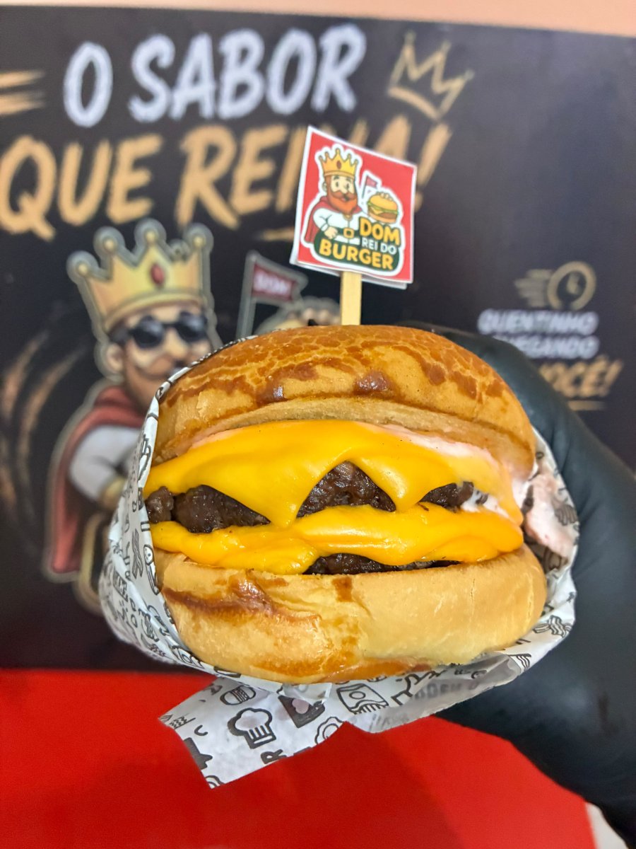 DOM BIG CHEDDAR BURGER