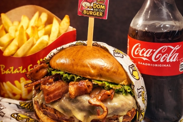DOM BACON + FRITAS + REFRI