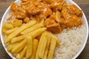 Strogonoff de carne com batata frita